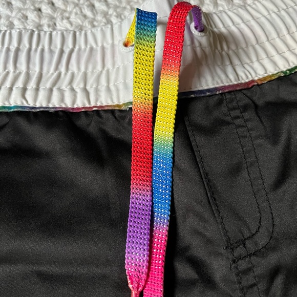 ROXY~Board Shorts-Size 9~Black/White/Rainbow Tie - Picture 4 of 6